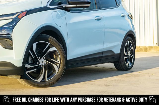 Used 2023 Chevrolet Bolt EV 2LT with VIN 1G1FX6S00P4173518 for sale in San Antonio, TX