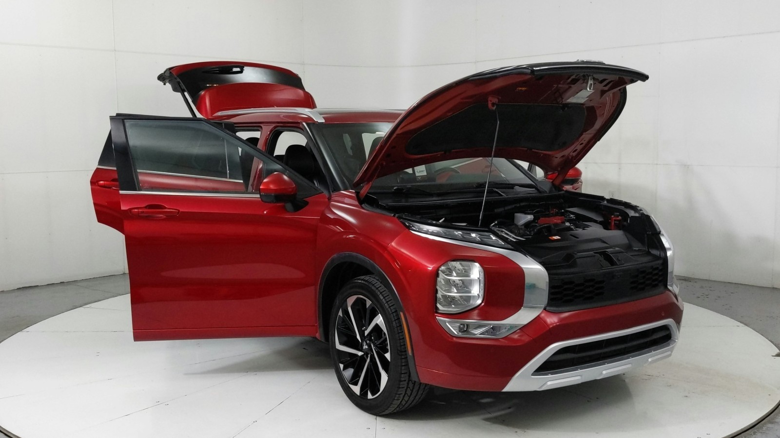 Used 2022  Mitsubishi SEL image 12