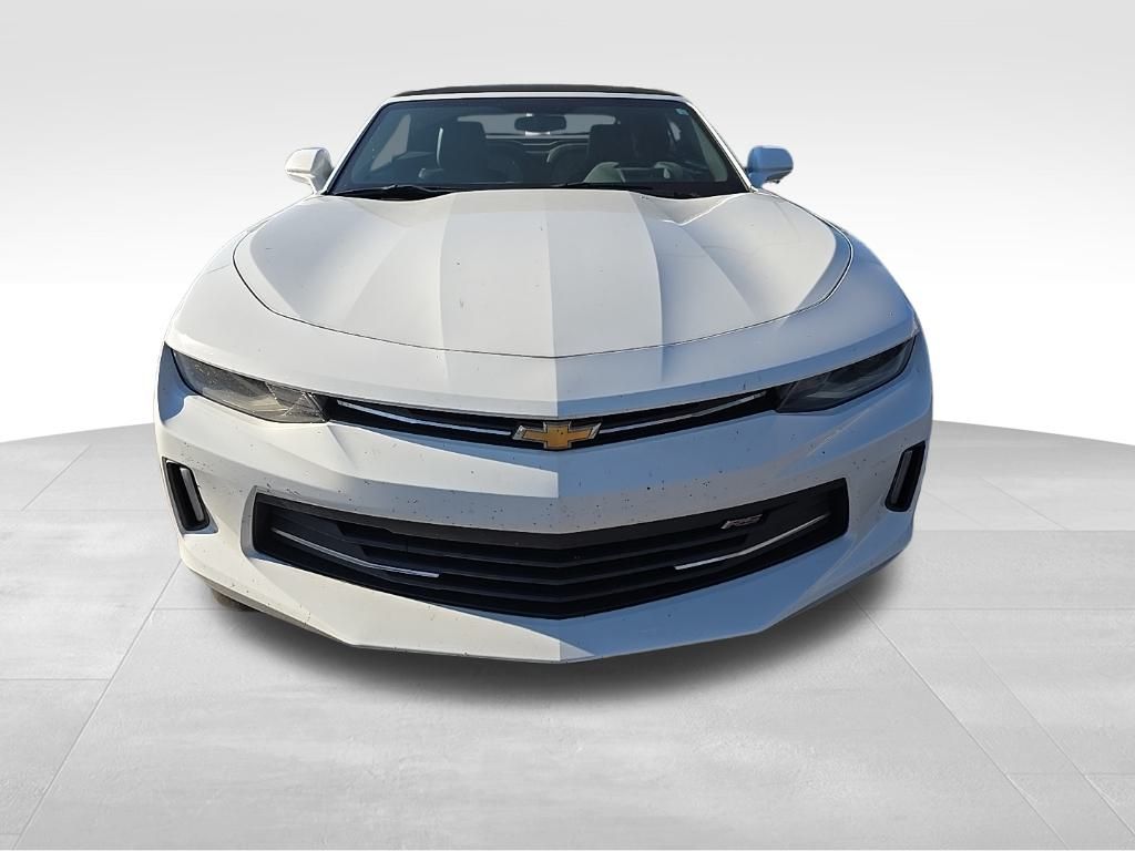 2017 Chevrolet Camaro 2LT photo 2