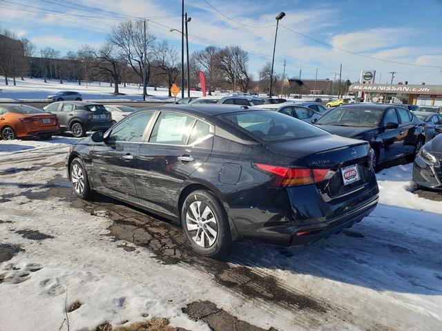 2025 Nissan Altima 2.5 S photo 3