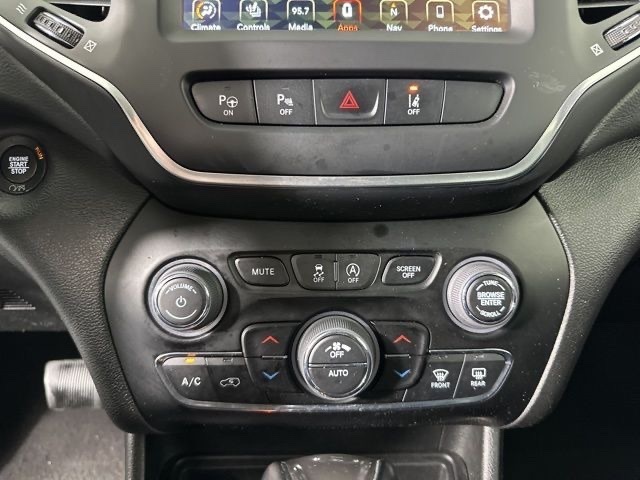 2023 Jeep Cherokee Altitude photo 11