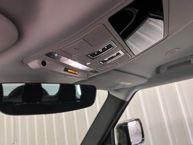 2025 Land Rover Defender 110 S photo 23