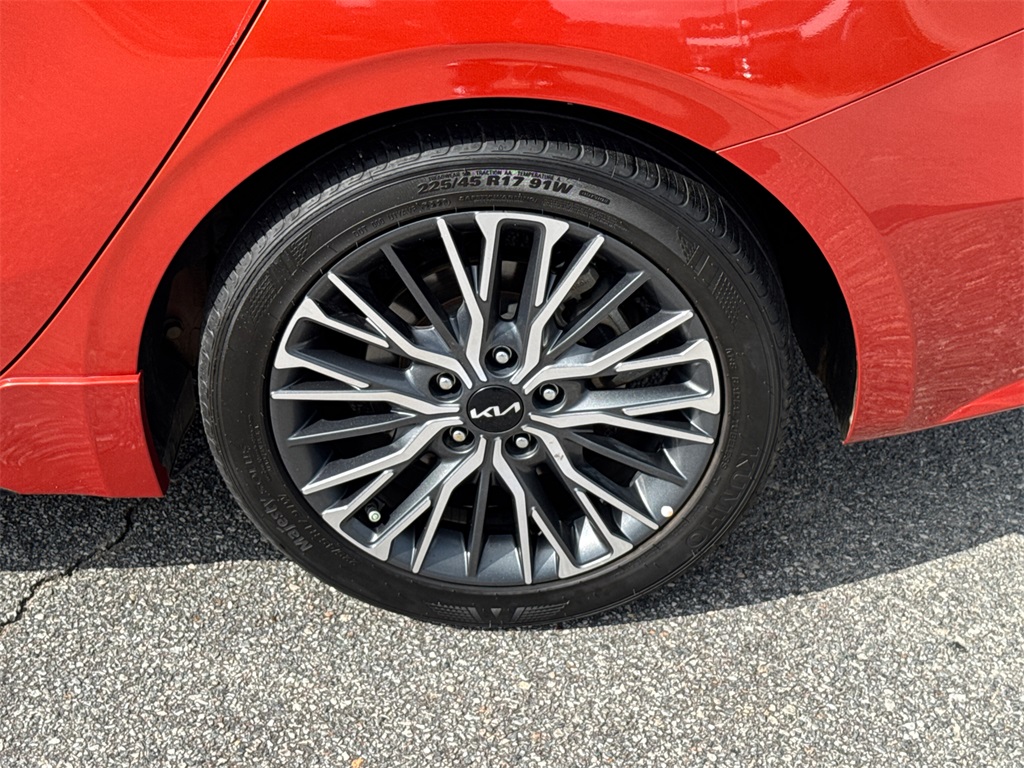 2023 Kia Forte GT-Line photo 17