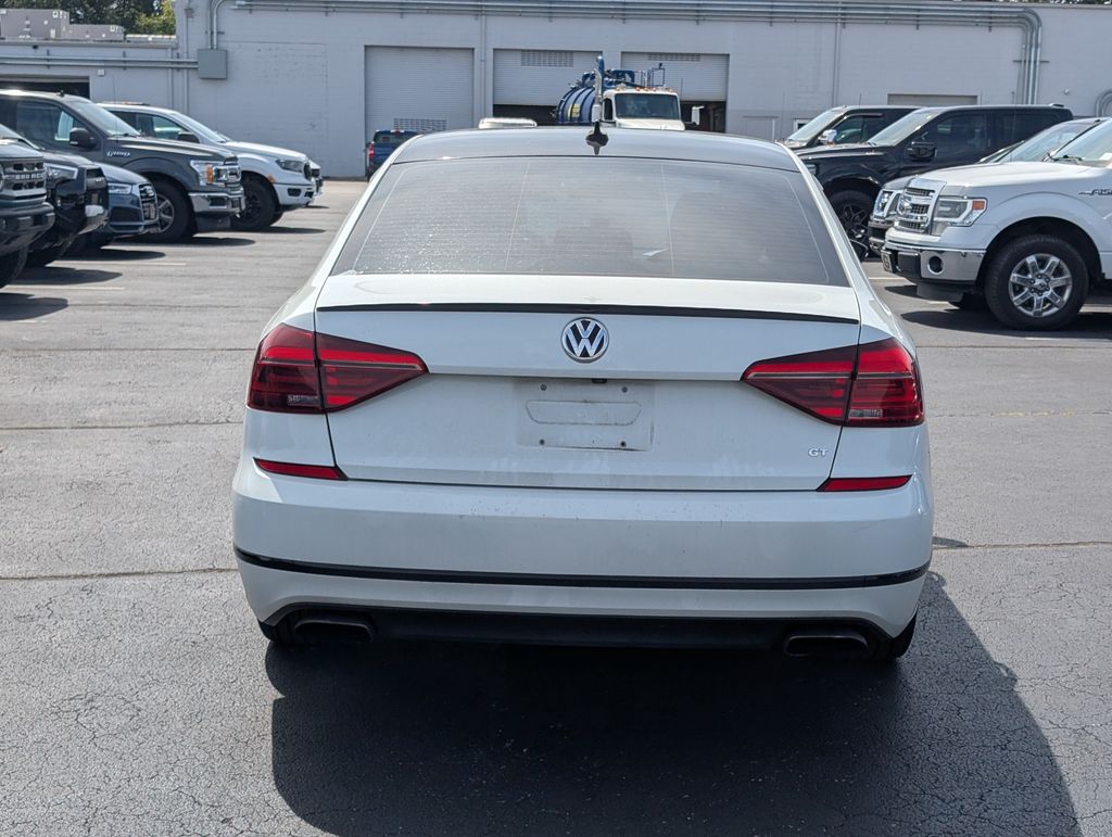 2018 Volkswagen Passat 3.6L V6 GT photo 4
