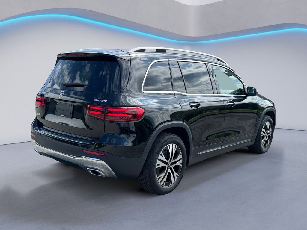 2024 Mercedes Benz GLB 250 4MATIC photo 2