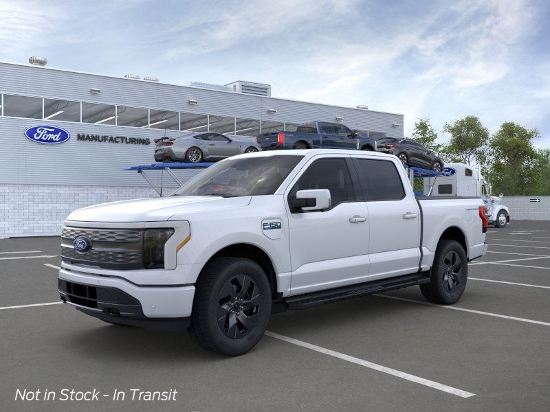 2025 Ford F-150 Lightning Lariat photo 2
