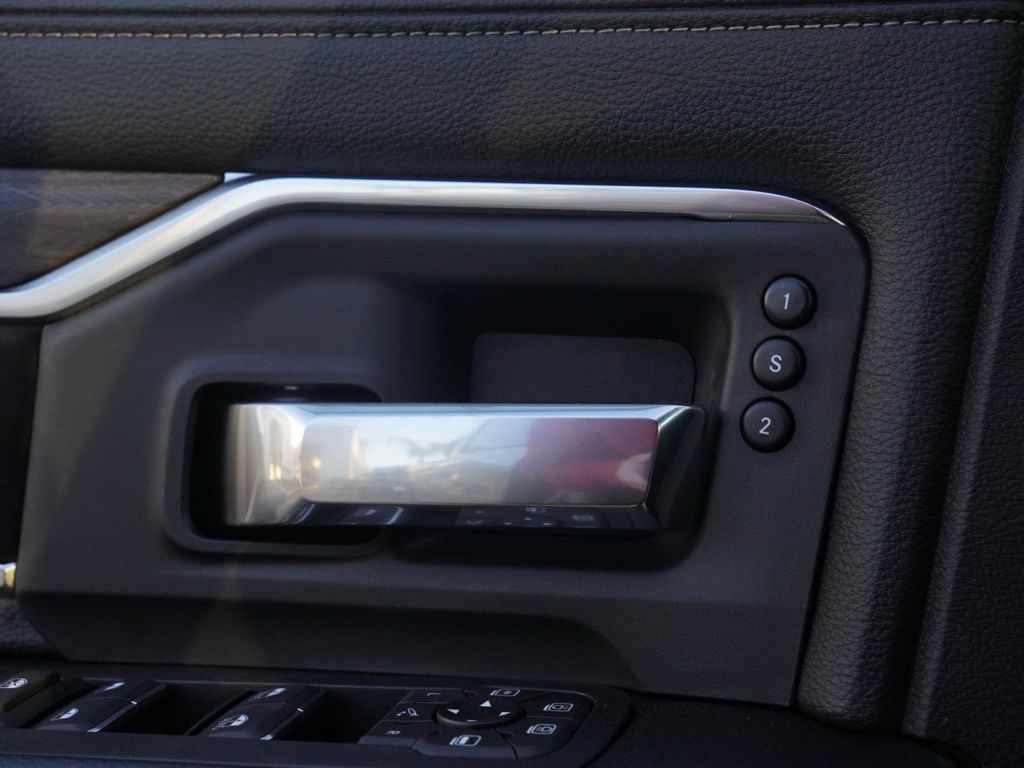 New 2026 Ceramic Gray Clear-Coat Exterior Paint RAM Laramie image 8