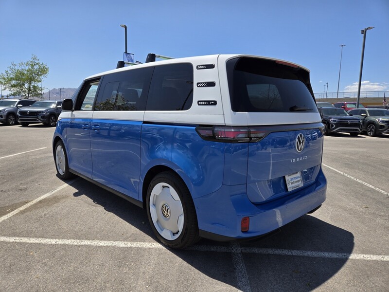 2025 Volkswagen ID. Buzz photo 3