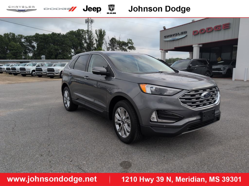 2022 Ford Edge Titanium's photo