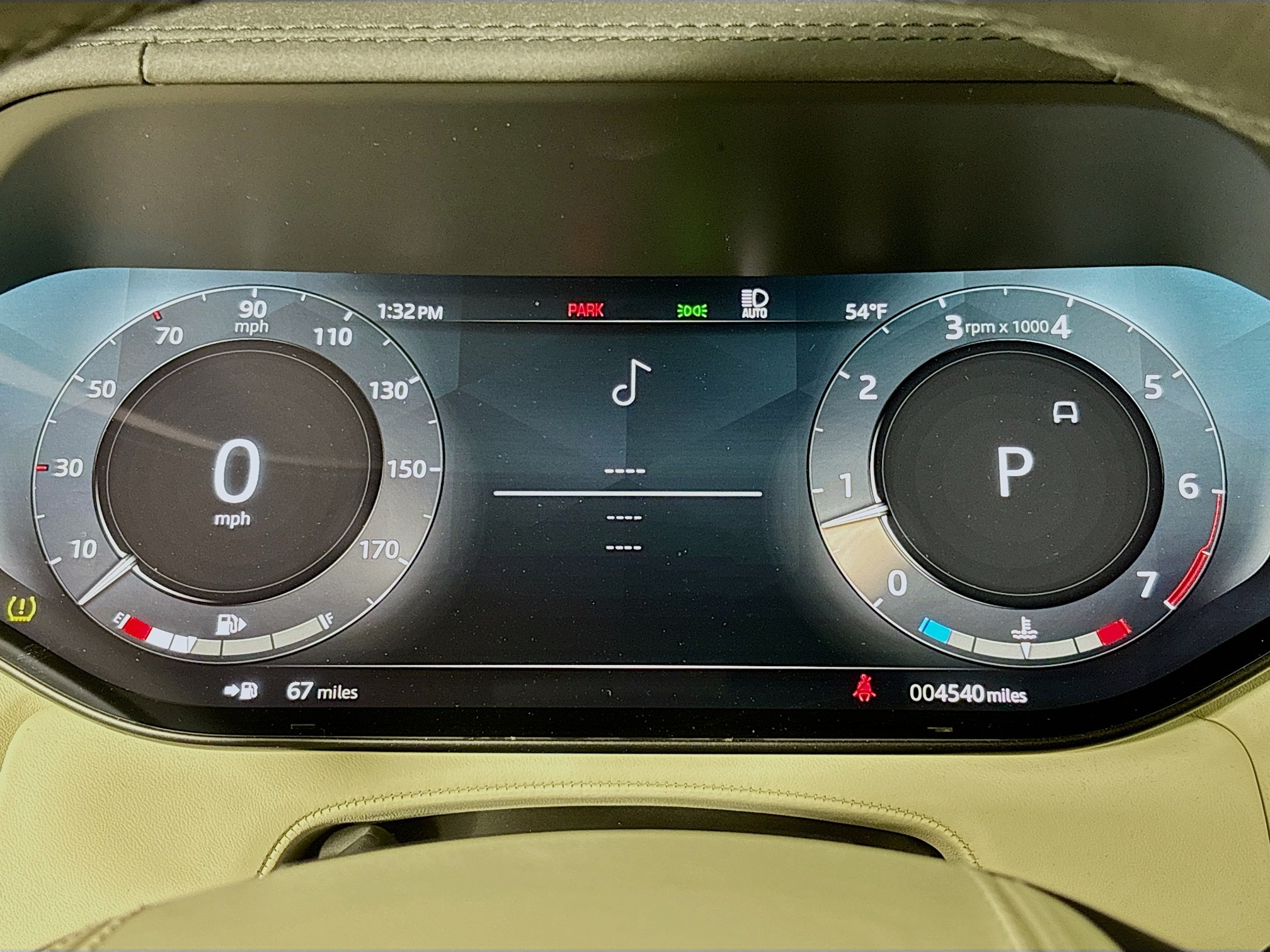 2023 Land Rover Range Rover SE photo 13