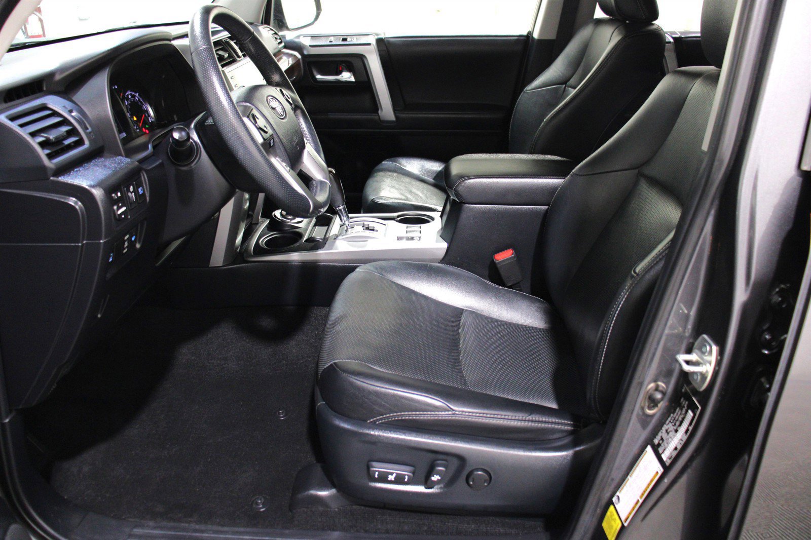 2022 Toyota 4Runner Limited photo 3