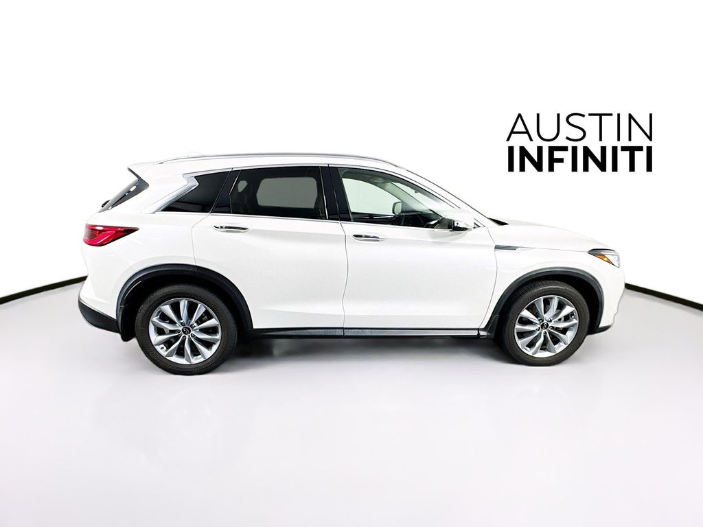 2022 Infiniti QX50 Luxe photo 6