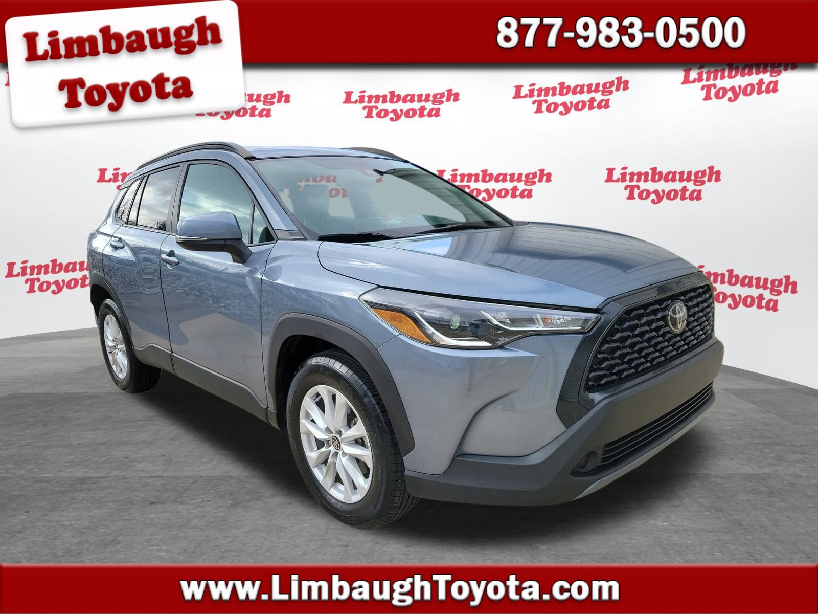 2022 Toyota Corolla Cross LE's photo