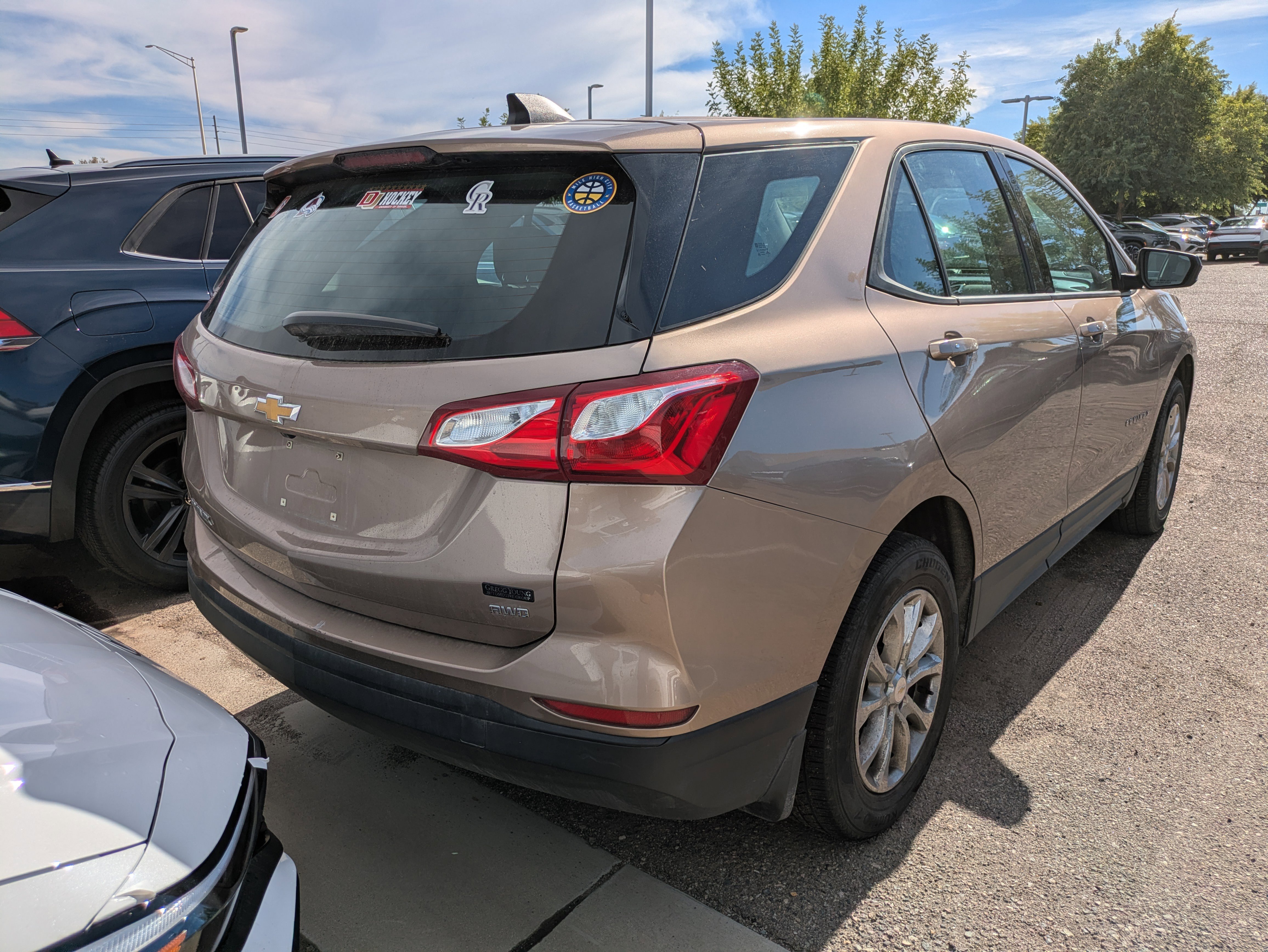 Used 2019 Chevrolet Equinox LS with VIN 2GNAXSEV6K6259089 for sale in Surprise, AZ