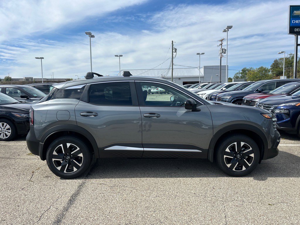 2026 Nissan Kicks SV photo 2