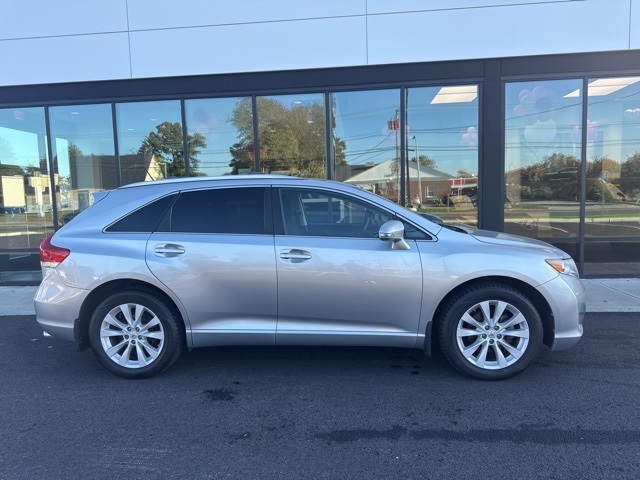 2015 Toyota Venza XLE photo 2