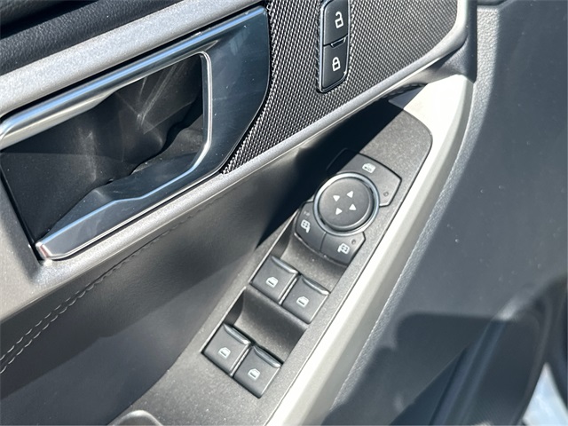 2022 Ford Explorer XLT photo 25