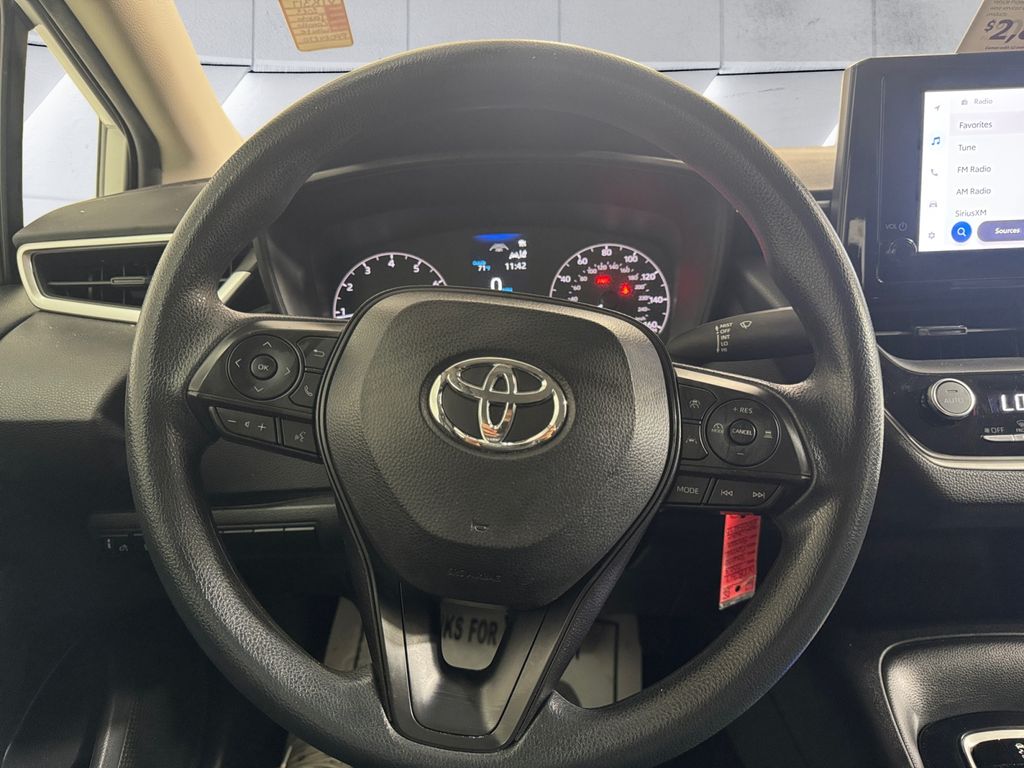2023 Toyota Corolla LE photo 9