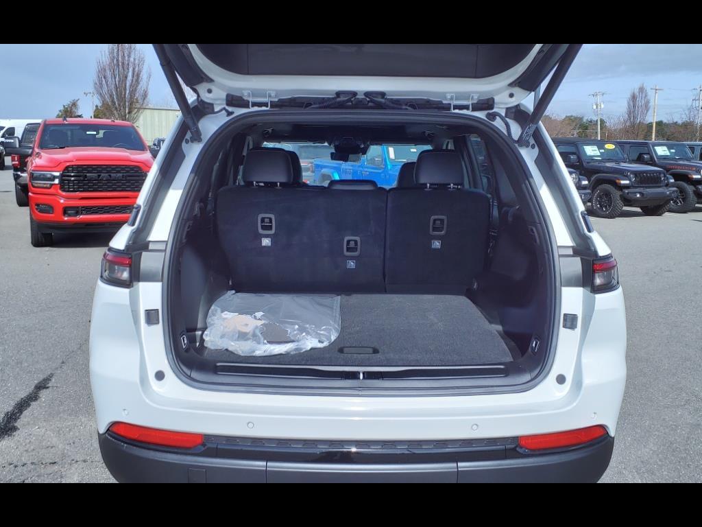 2025 Jeep Grand Cherokee Limited photo 23