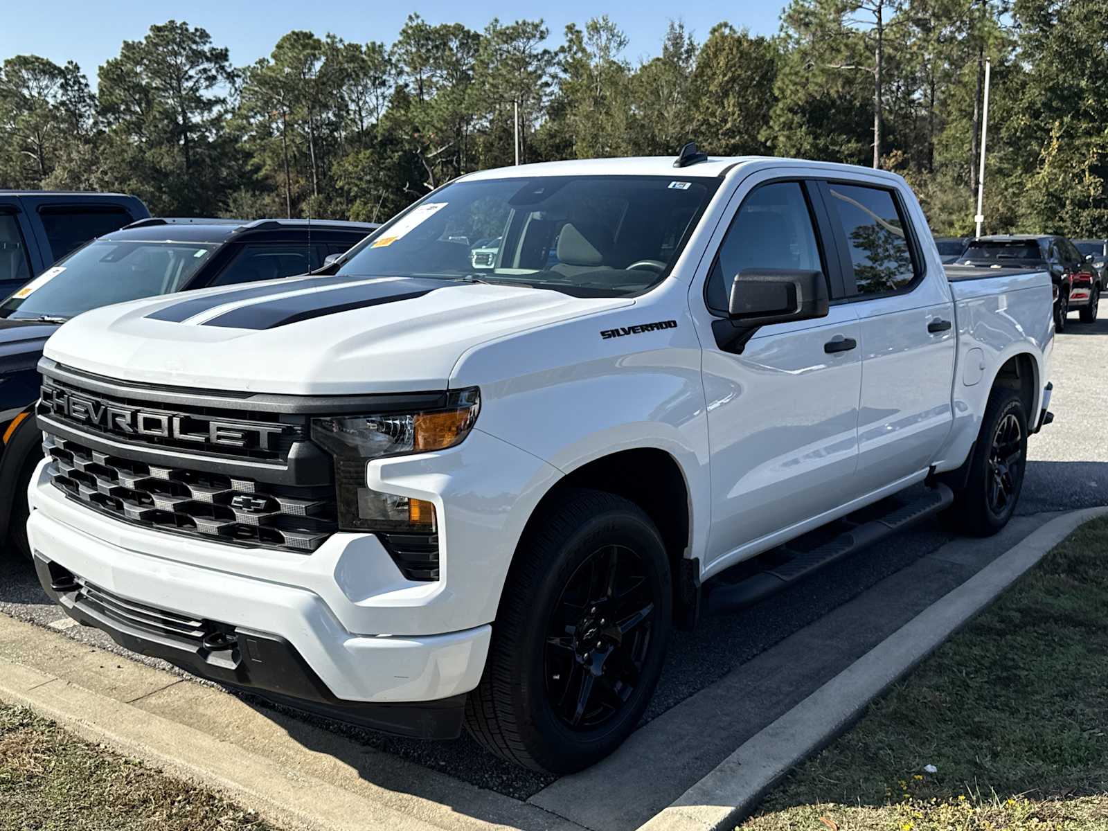 2024 Chevrolet Silverado 1500 Custom photo 4