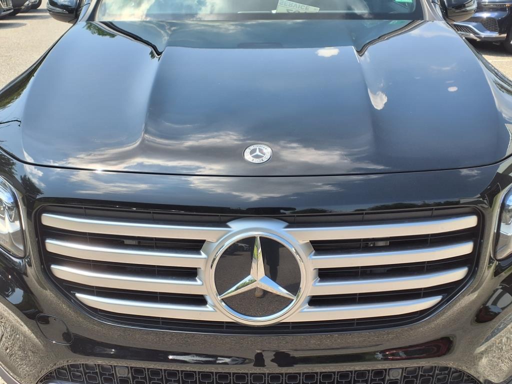 2025 Mercedes Benz GLB 250 photo 3