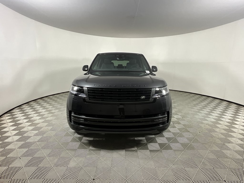 2025 Land Rover Range Rover SE photo 3