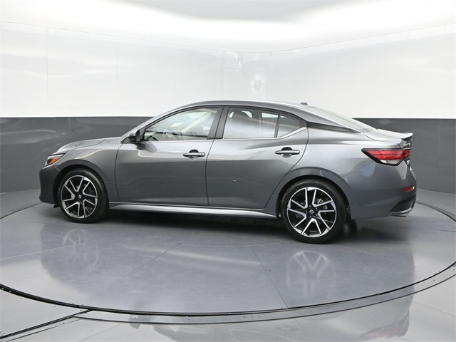 2025 Nissan Sentra SR photo 4