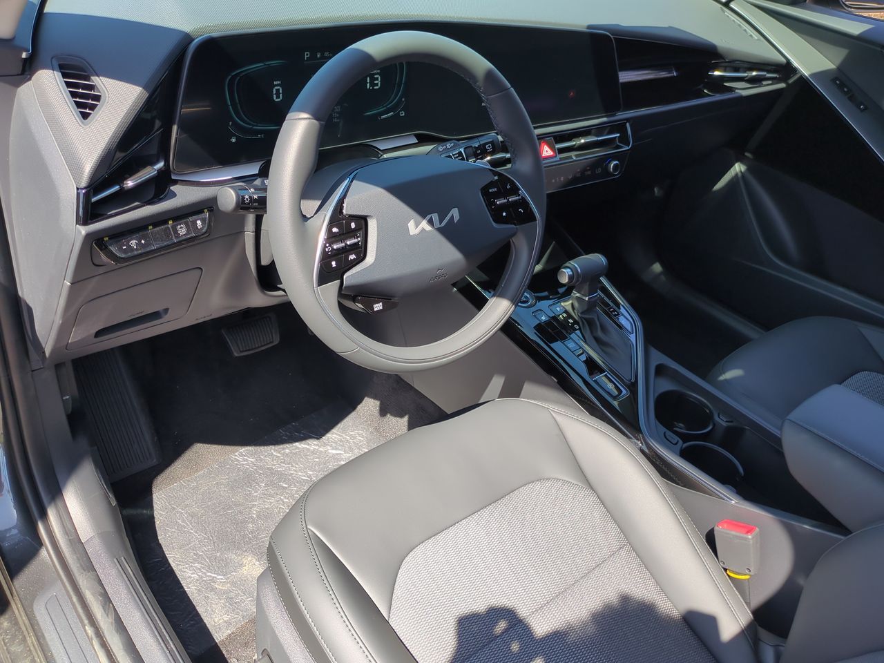2025 Kia Niro EX photo 8