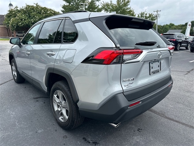2024 Toyota RAV4 XLE photo 4