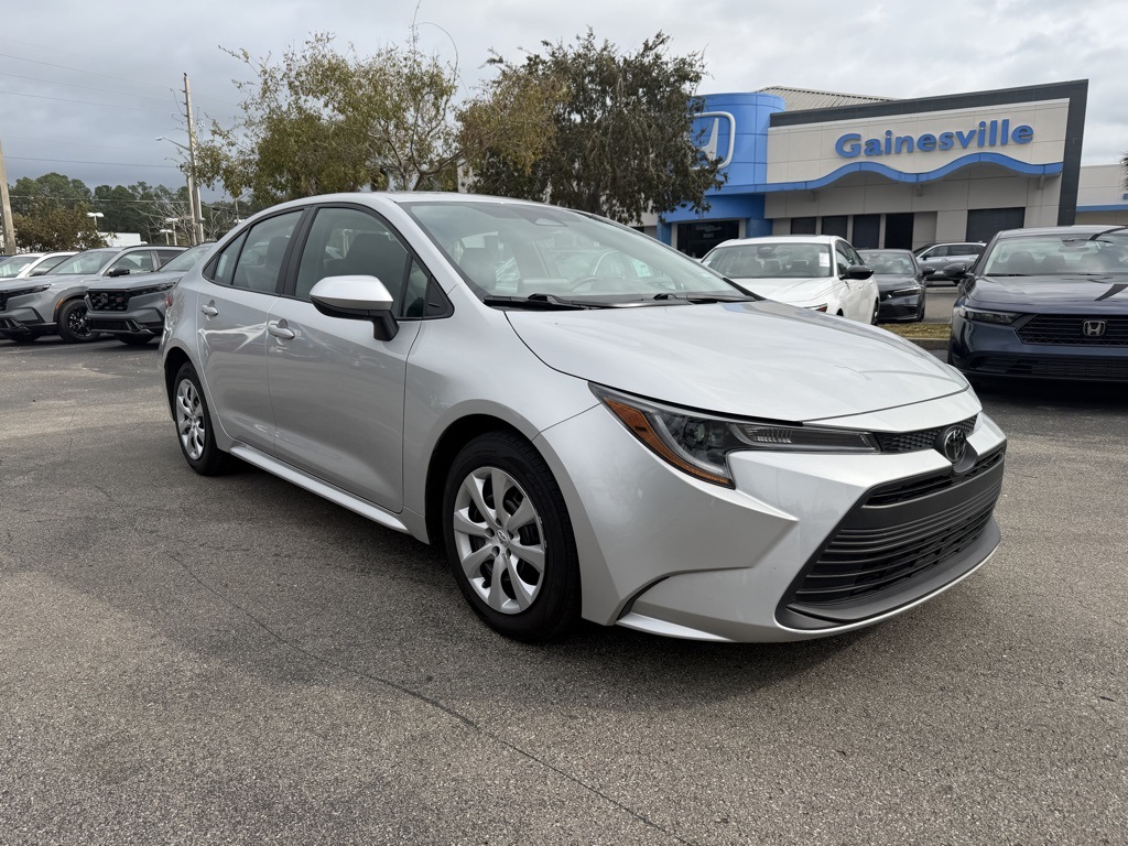 2024 Toyota Corolla LE's photo