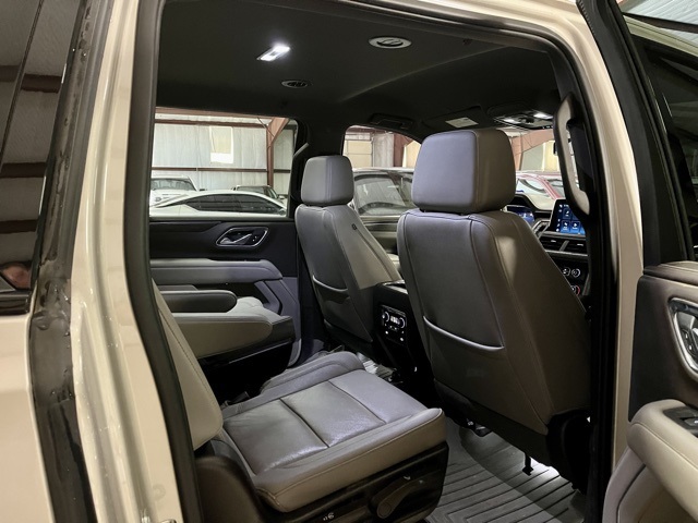 2022 Chevrolet Suburban Z71 photo 18