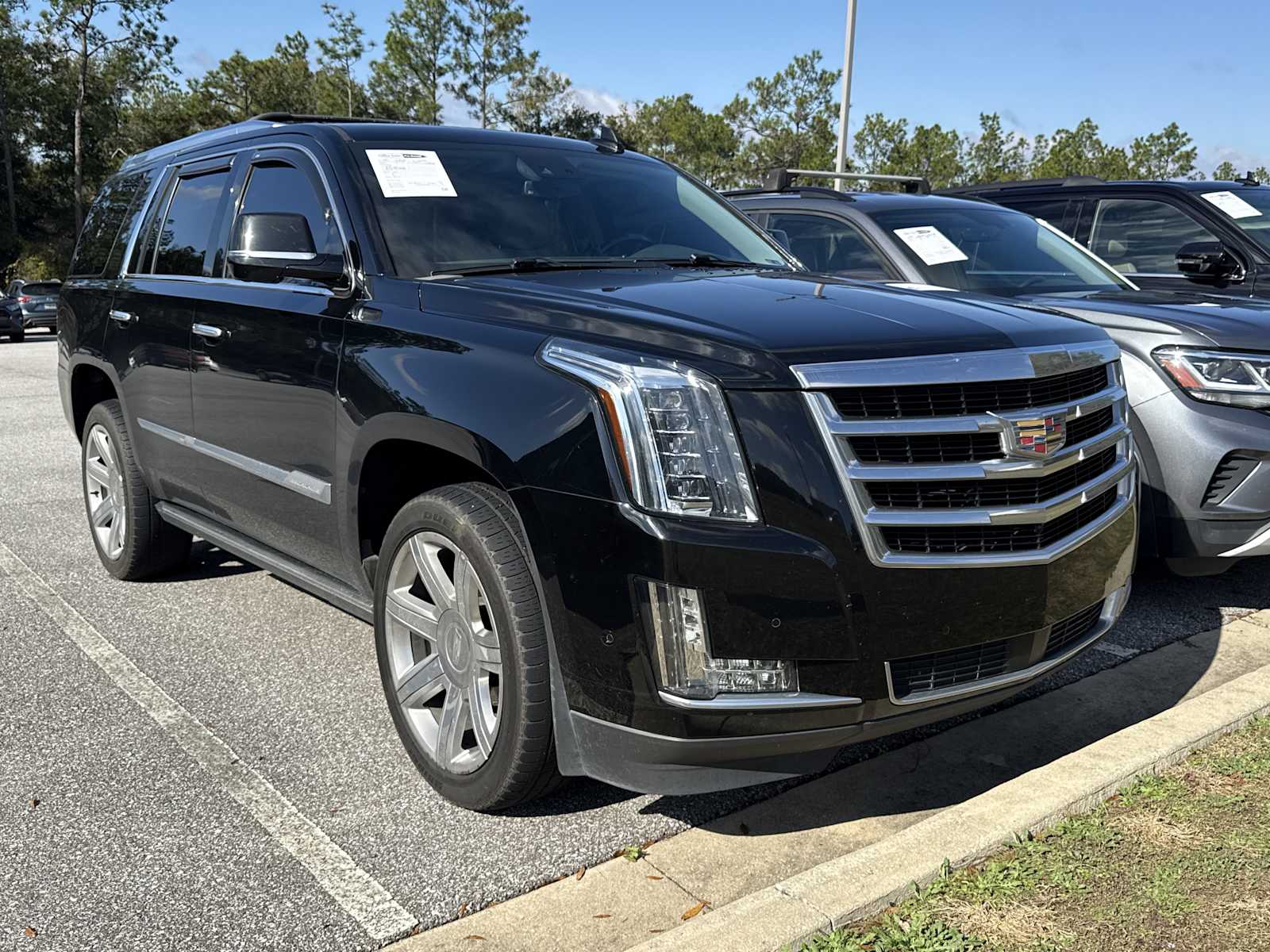 2019 Cadillac Escalade Premium Luxury's photo