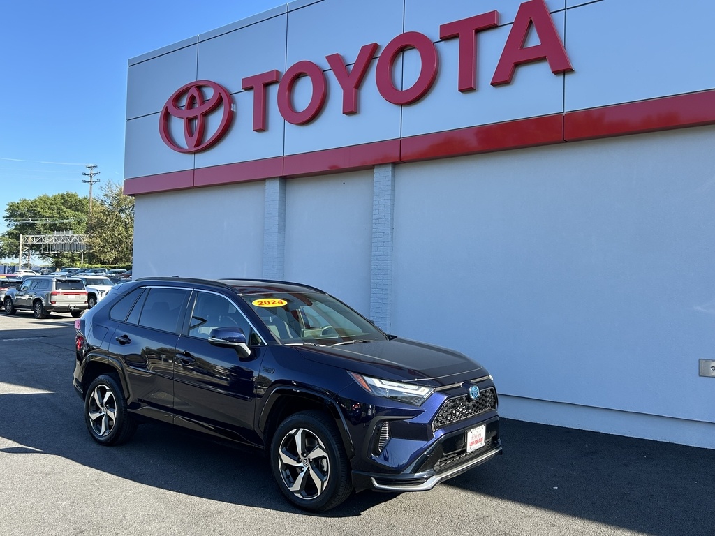 2024 Toyota RAV4 SE's photo