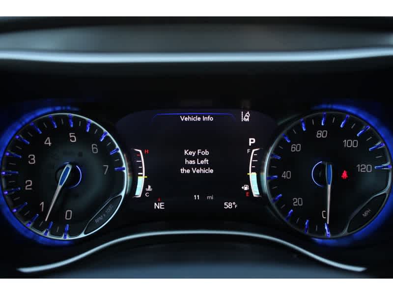 2025 Chrysler Pacifica photo 26