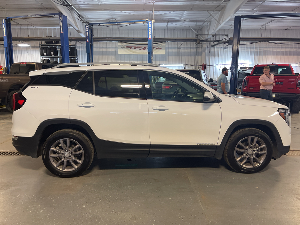 2023 Gmc Terrain SLT photo 3
