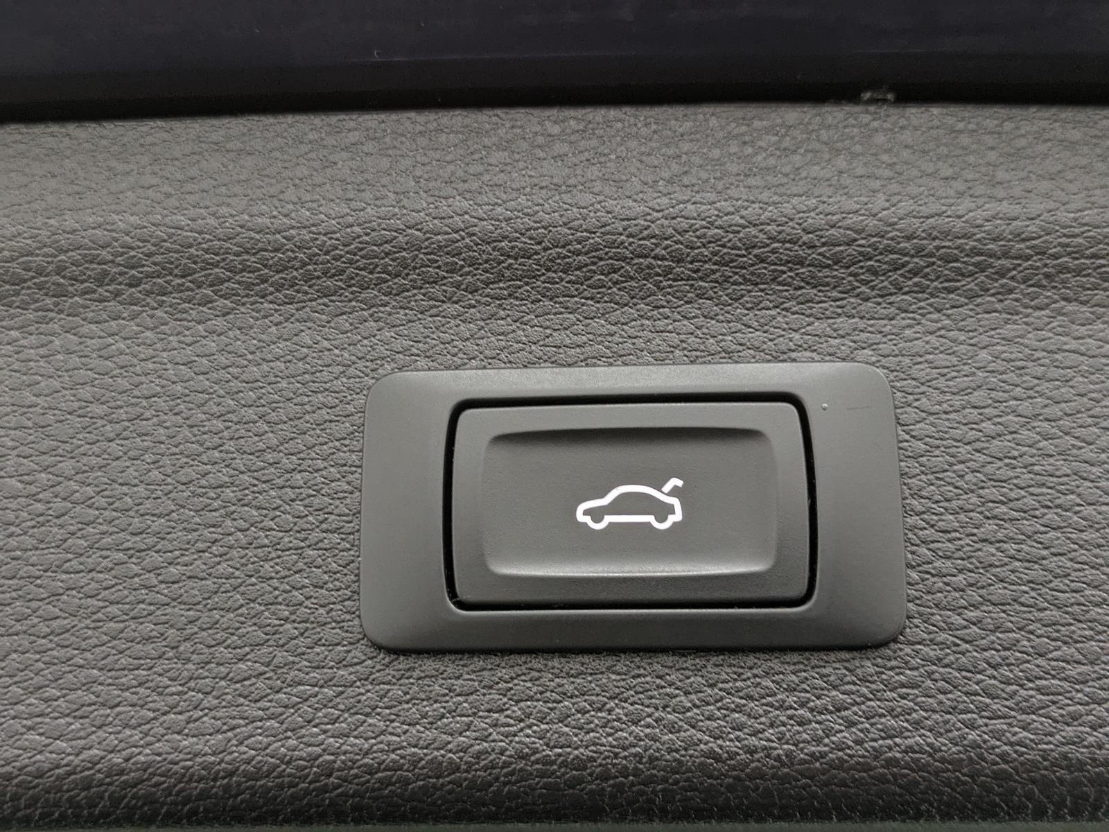 2022 Audi Q3 Premium photo 3