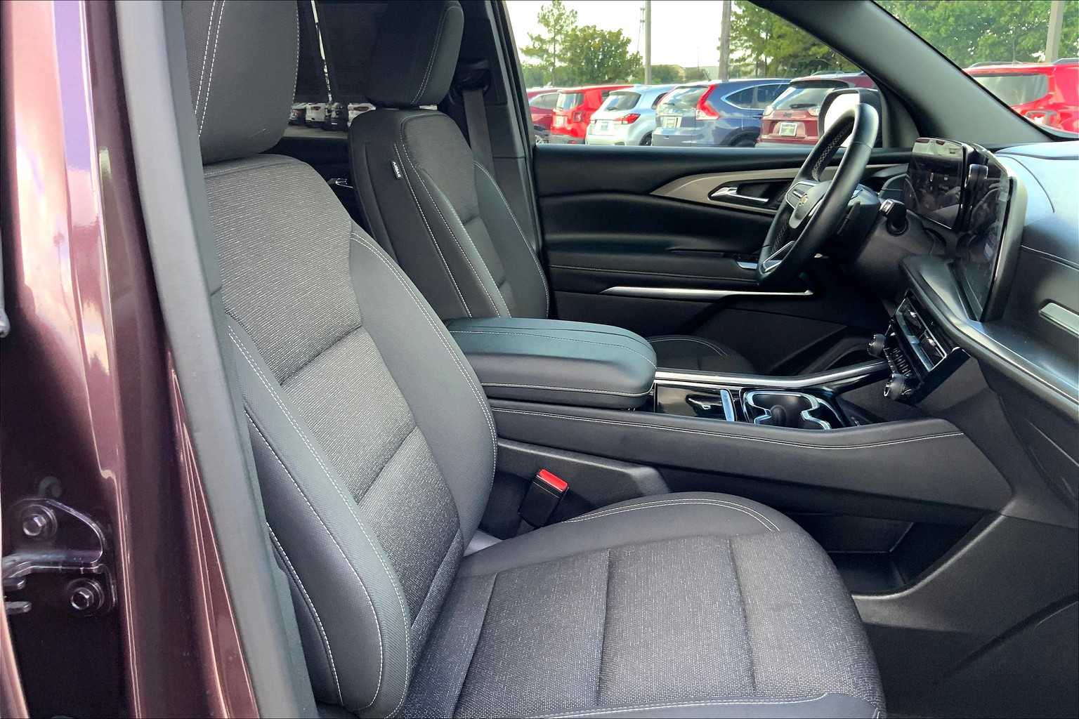 2024 Chevrolet Traverse photo 8