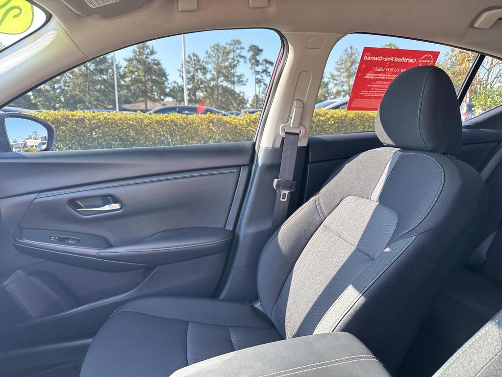 2025 Nissan Sentra SV photo 13