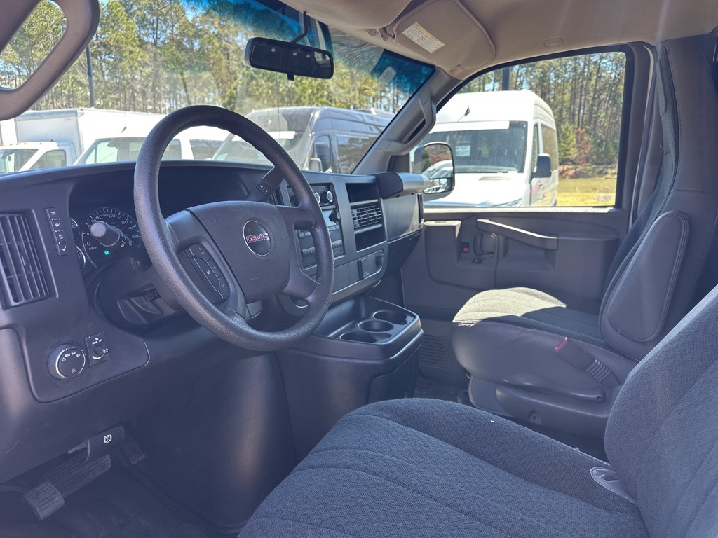 2023 Gmc Savana Cargo 2500 photo 3