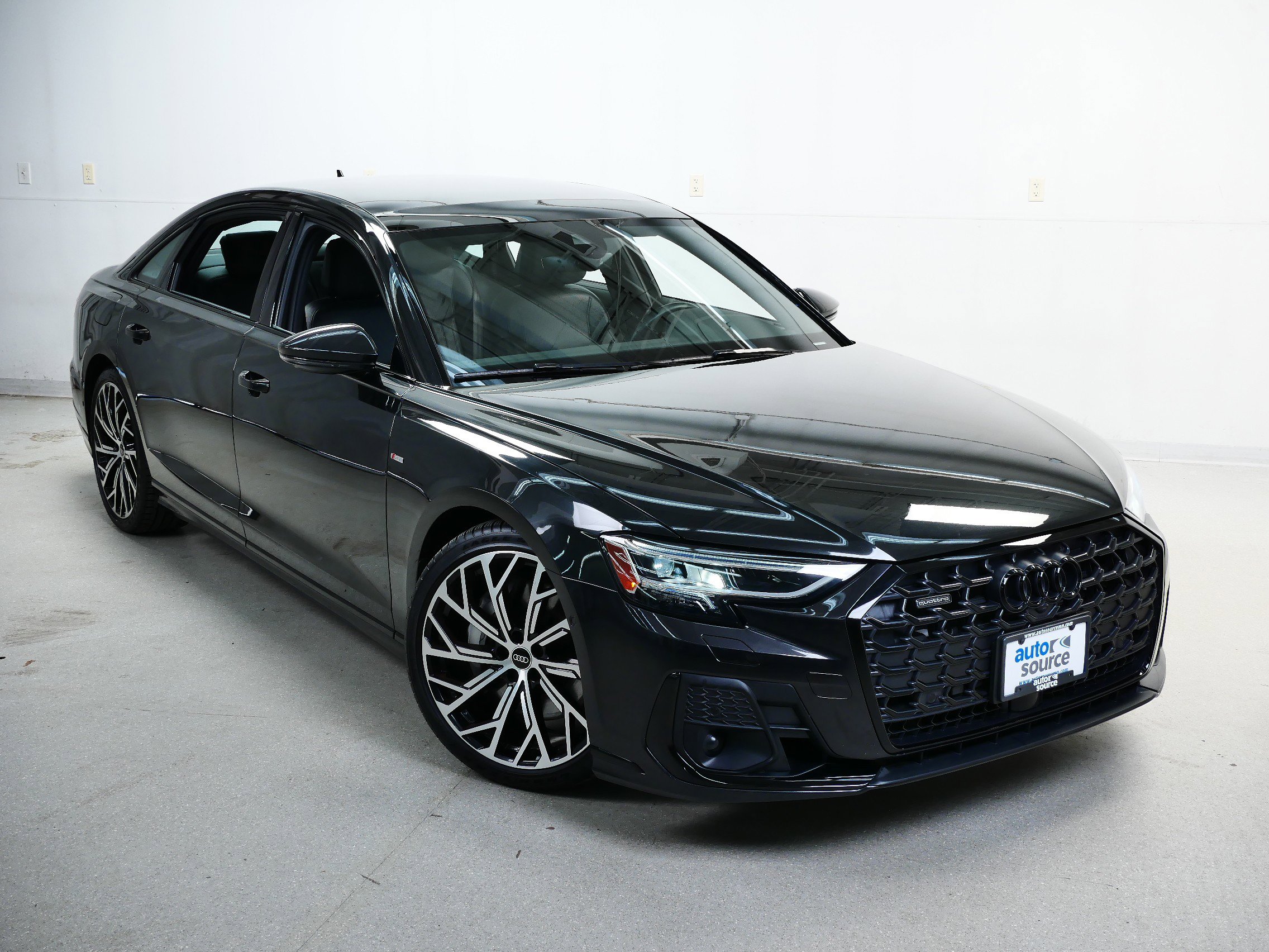 2022 Audi A8 L 55 photo 3