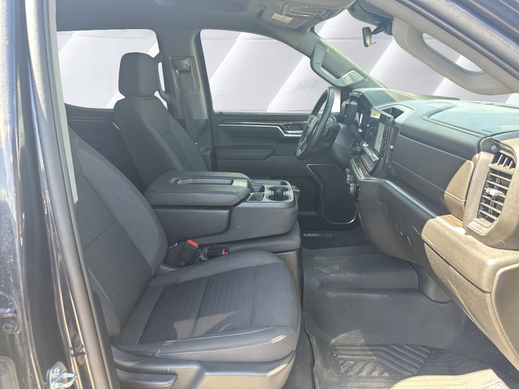 2023 Chevrolet Silverado 1500 RST photo 11