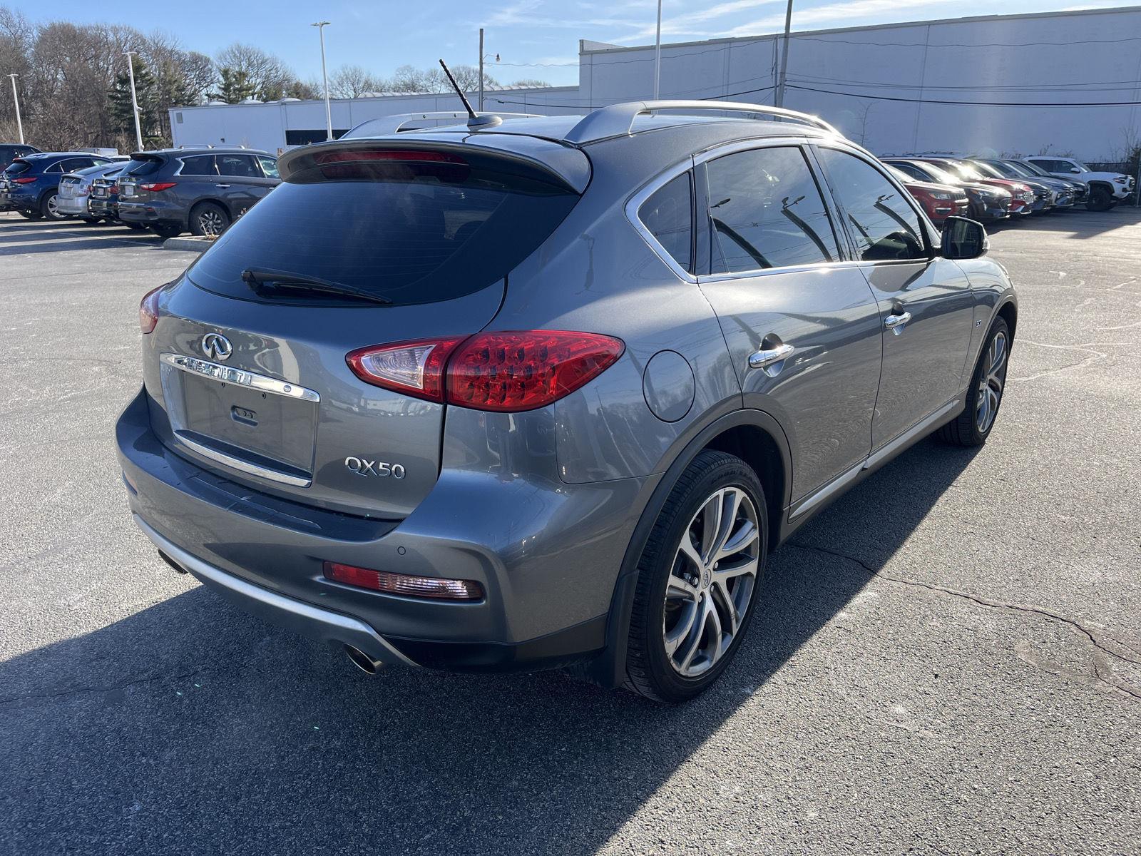 2017 Infiniti QX50 photo 3