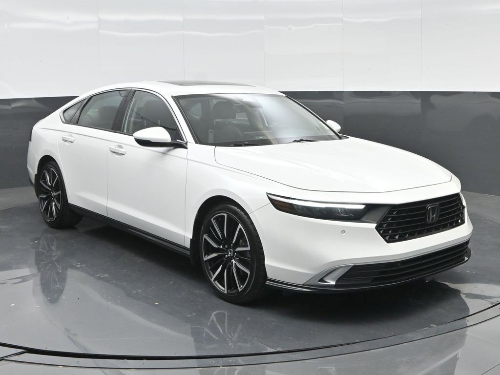 2023 Honda Accord Hybrid Touring's photo