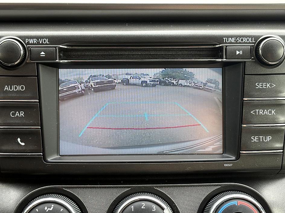 2015 Toyota RAV4 LE photo 21