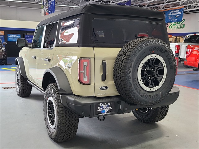 2025 Ford Bronco Badlands photo 6