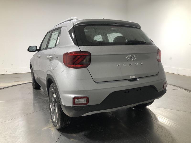 2026 Hyundai Venue SEL photo 2