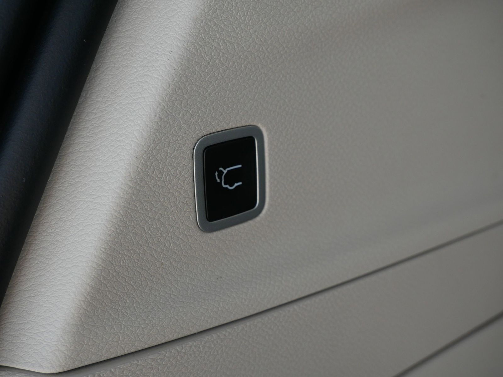2023 Chrysler Pacifica Hybrid Touring L photo 18