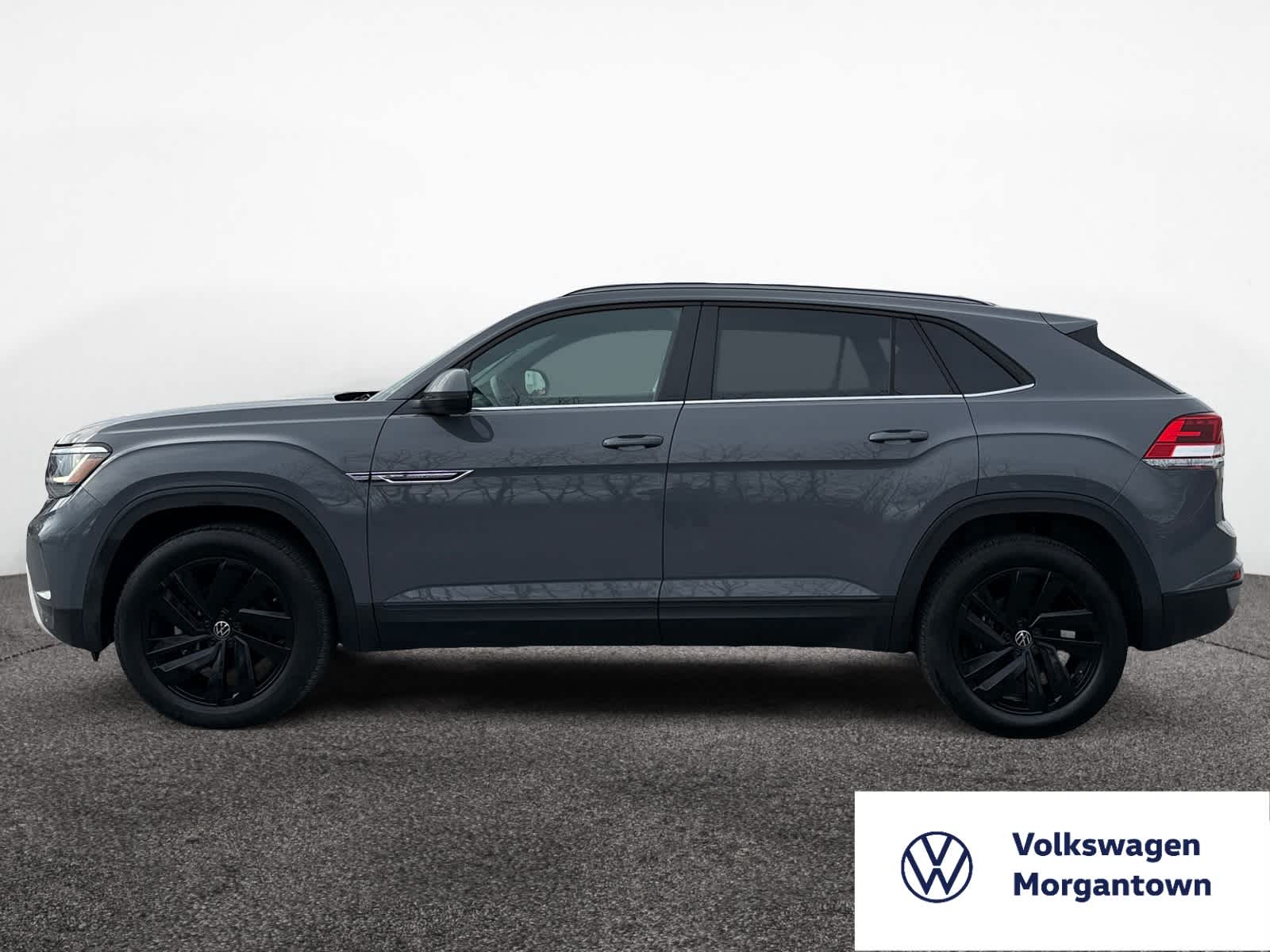 2022 Volkswagen Atlas Cross Sport V6 SE Technology photo 2