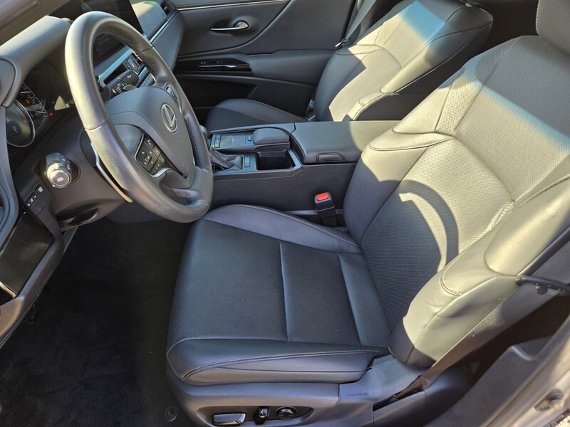 2022 Lexus ES 350 photo 10