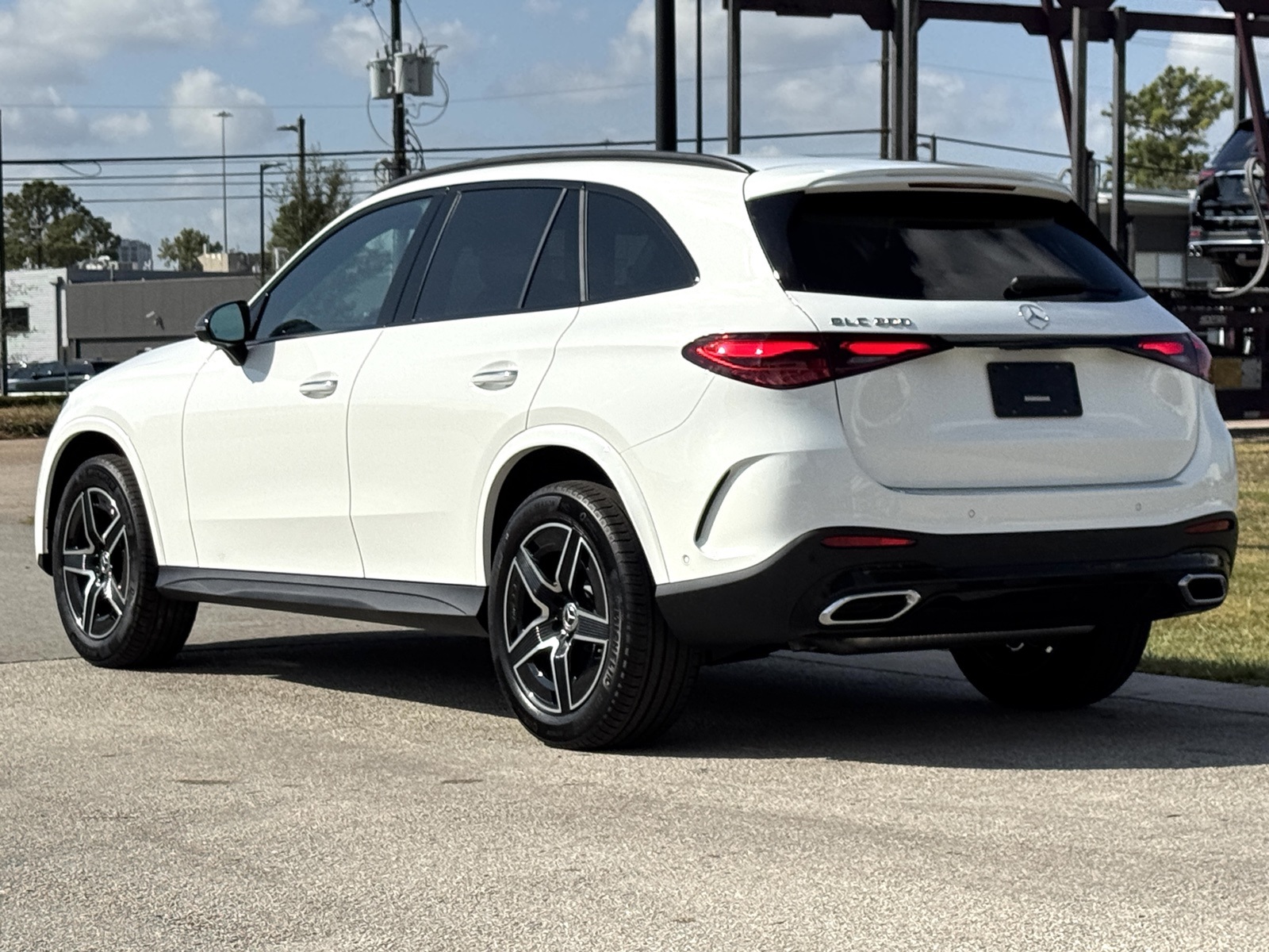 2026 Mercedes Benz GLC 300 photo 4